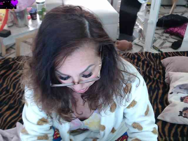 Myrnasexxx webcam