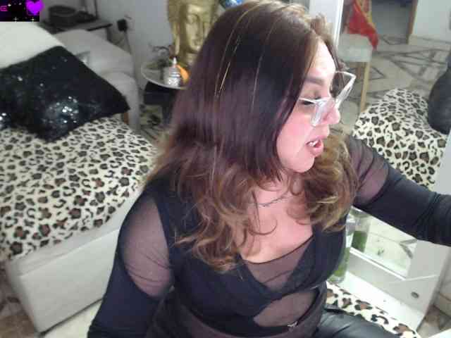 Myrnasexxx webcam