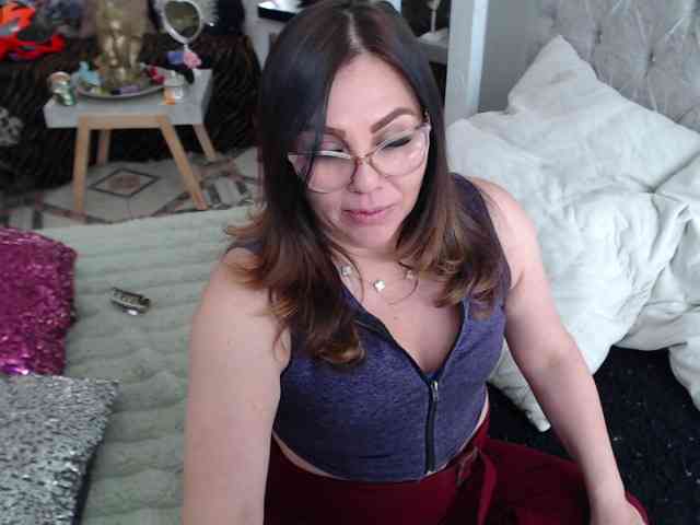 Myrnasexxx webcam