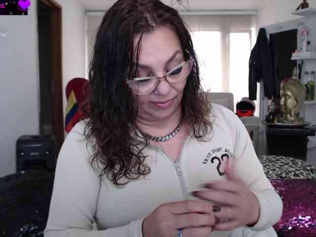 Myrnasexxx webcam