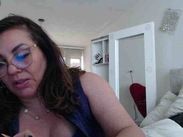 Myrnasexxx webcam