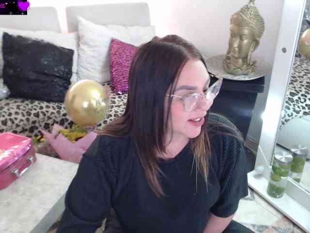 Myrnasexxx webcam