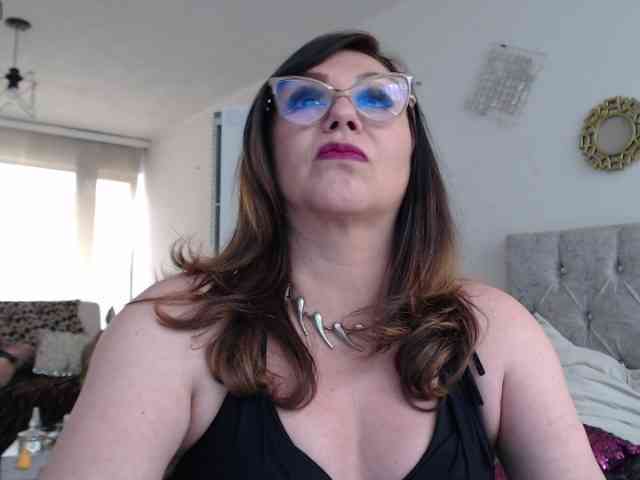 Myrnasexxx webcam
