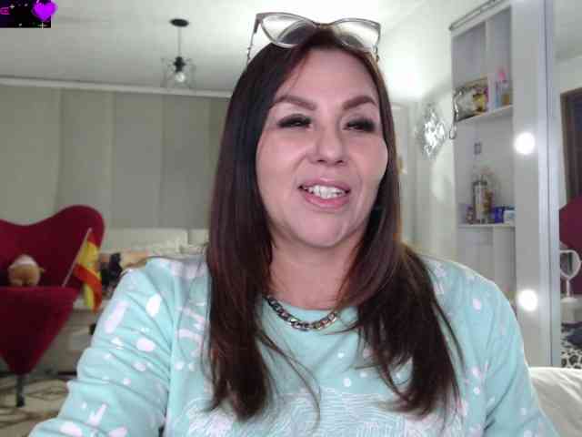 myrnasexxx's live room