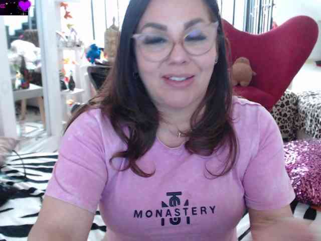 myrnasexxx's live room