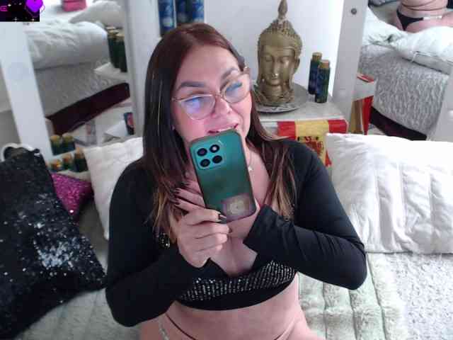 Myrnasexxx webcam