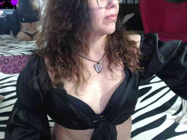 Myrnasexxx webcam