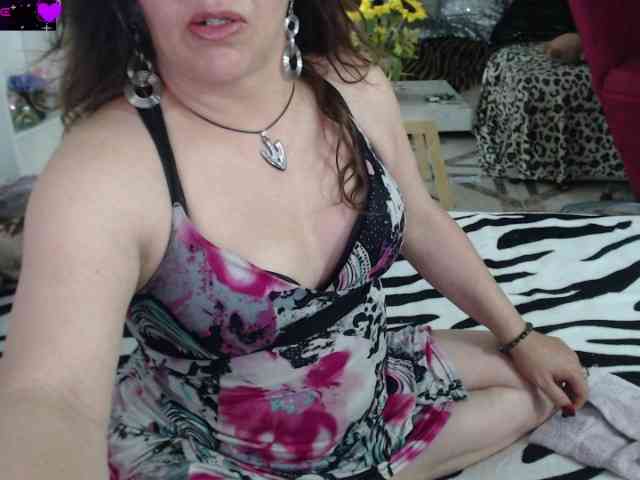 Myrnasexxx webcam