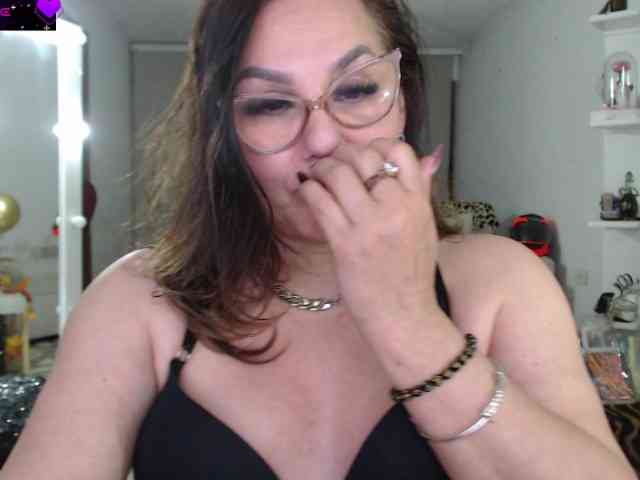 Myrnasexxx webcam