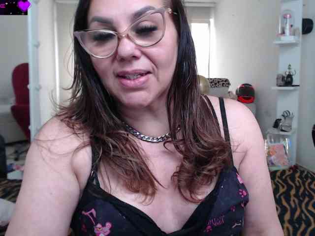 Model: Myrnasexxx