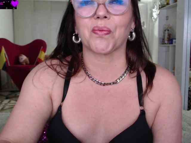 Myrnasexxx webcam