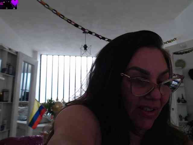Myrnasexxx webcam