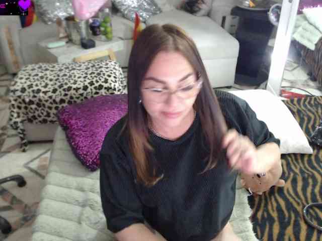 Myrnasexxx webcam