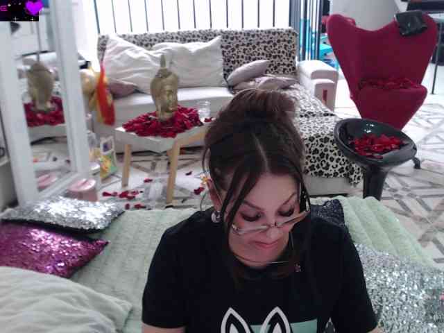 Myrnasexxx webcam