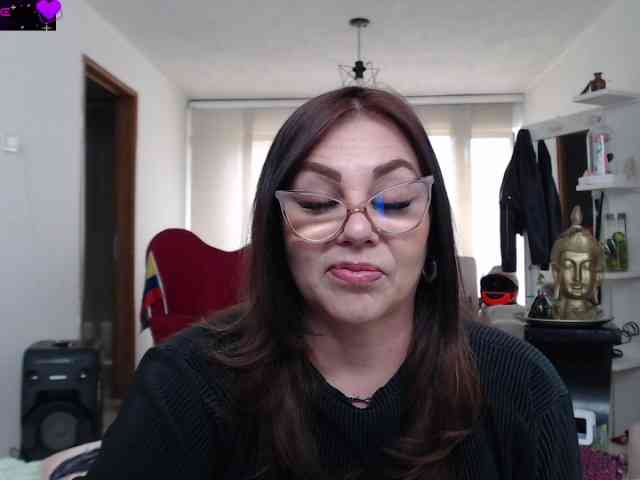 Myrnasexxx webcam