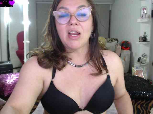 Myrnasexxx webcam