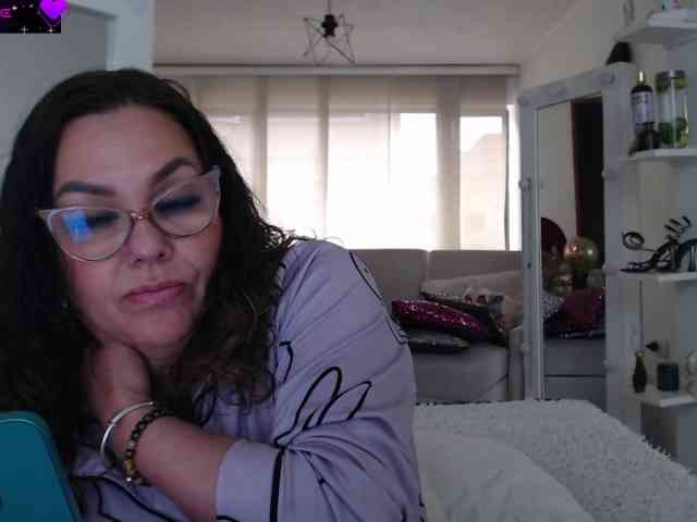 Myrnasexxx webcam