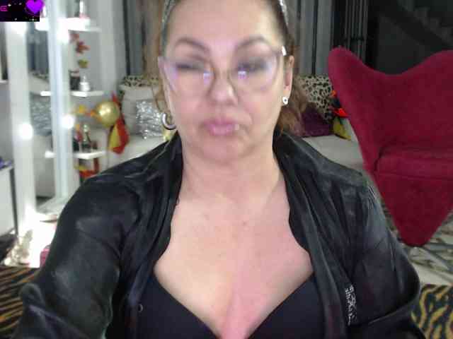 myrnasexxx's live room
