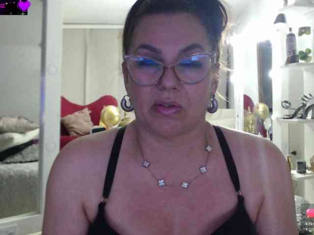 myrnasexxx's live room