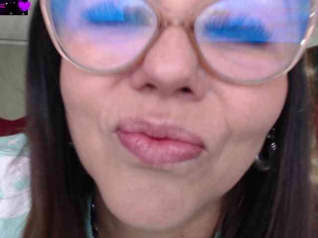 Myrnasexxx webcam