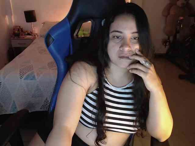 LauraHo webcam