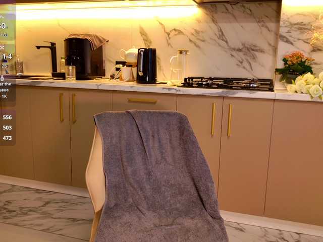 SEXPARAA's BongaCams show and profile