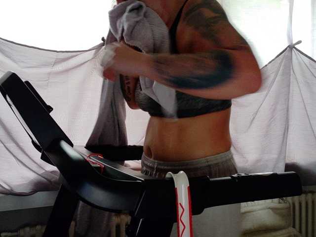 Wetgerman2 live cam on BongaCams