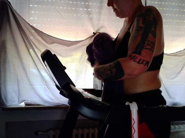 Wetgerman2 live cam on BongaCams