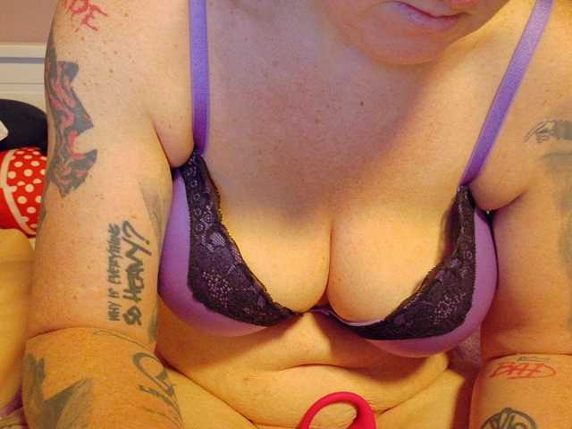 Wetgerman2 live cam on BongaCams
