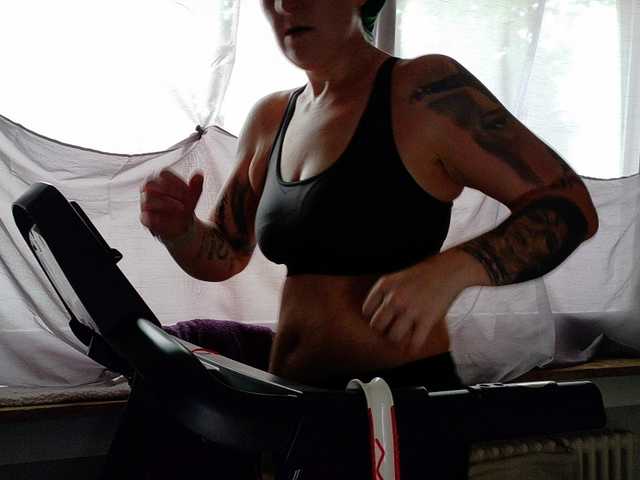 Wetgerman2 live cam on BongaCams