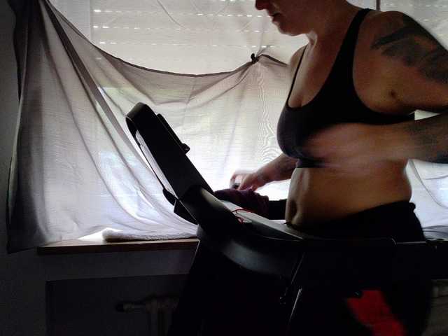 Wetgerman2 live cam on BongaCams