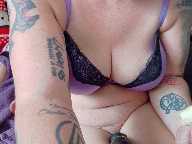 Wetgerman2 live cam on BongaCams