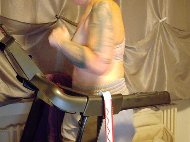 Wetgerman2 live cam on BongaCams