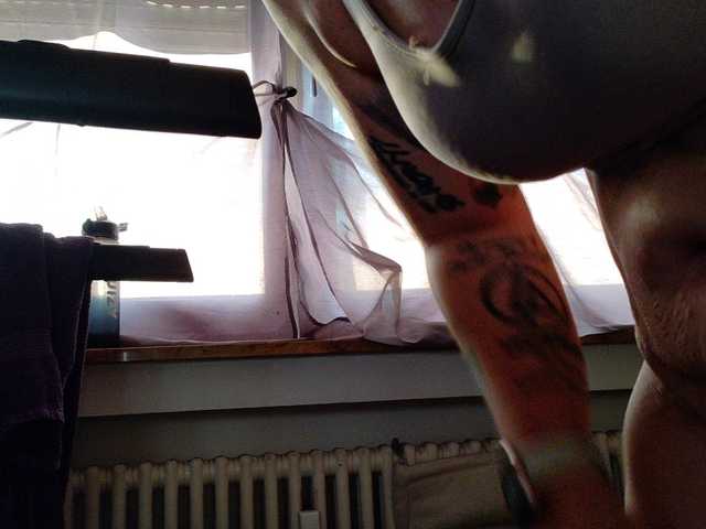 Wetgerman2 live cam on BongaCams