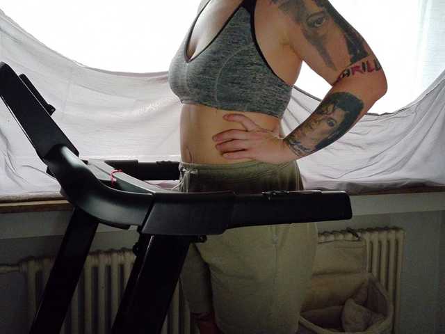 Wetgerman2 live cam on BongaCams