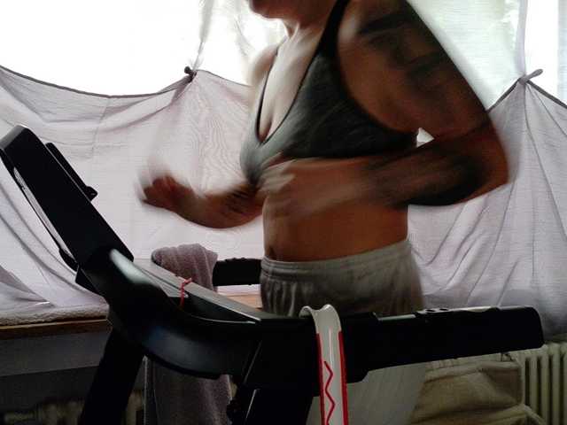 Wetgerman2 live cam on BongaCams