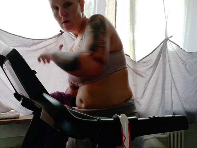 Wetgerman2 live cam on BongaCams
