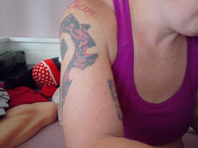 Wetgerman2 live cam on BongaCams