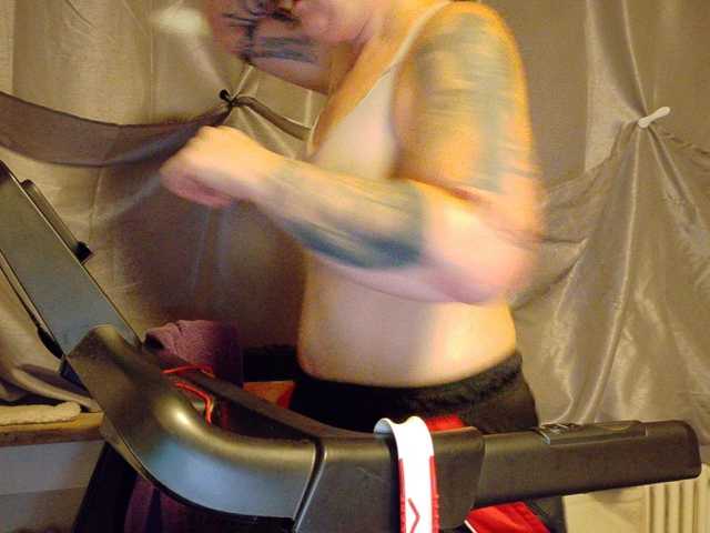 Wetgerman2 live cam on BongaCams