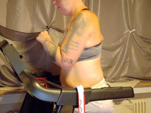 Wetgerman2 live cam on BongaCams