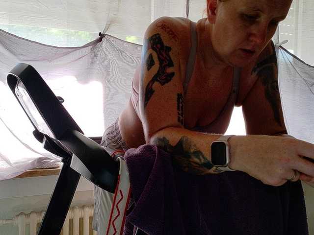 Wetgerman2 live cam on BongaCams