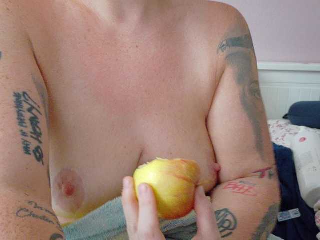 Wetgerman2 live cam on BongaCams