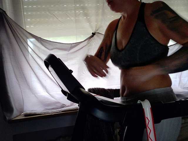 Wetgerman2 live cam on BongaCams