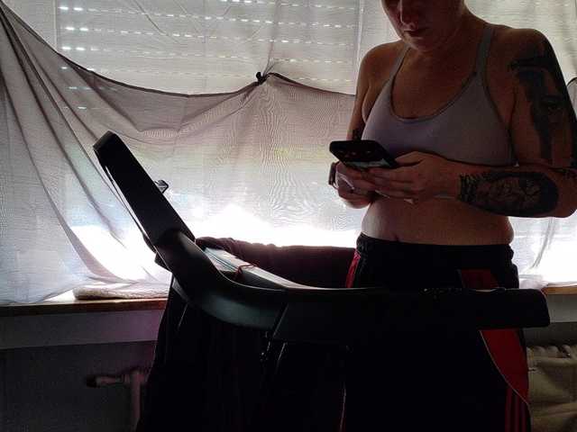 Wetgerman2 live cam on BongaCams
