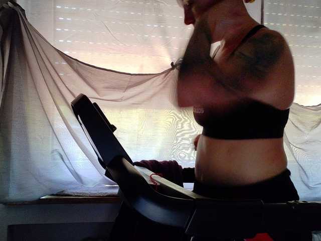 Wetgerman2 live cam on BongaCams
