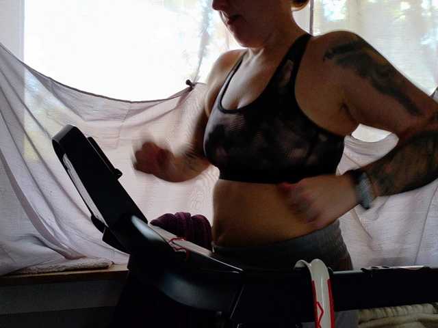 le modèle Wetgerman2 est en webcam porno dans un show sur le site bongacams, il possède les tags suivants: White/Caucasian,Brunette,Shaved