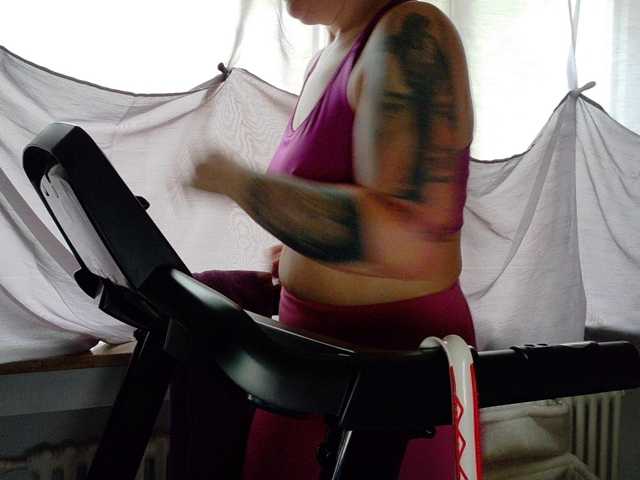 Wetgerman2 live cam on BongaCams