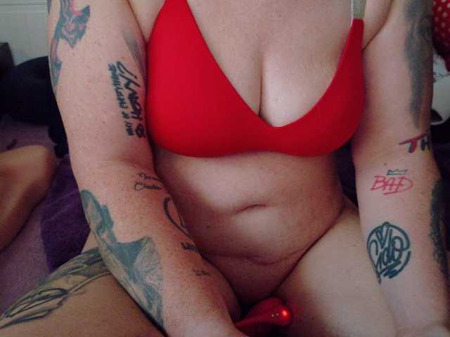 Wetgerman2 live cam on BongaCams