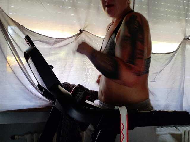 Wetgerman2 live cam on BongaCams