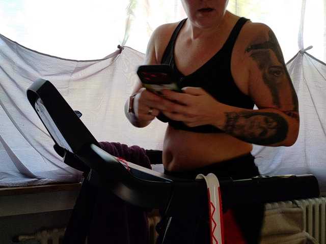 Wetgerman2 live cam on BongaCams